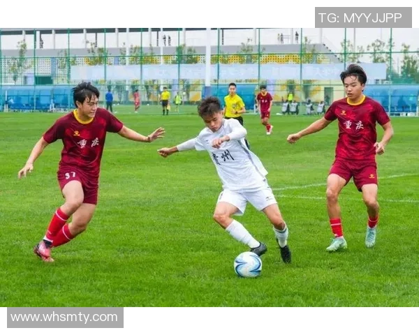 中国17号足球球星:从青训到国家队的成长之路与未来展望 中国17号足球球星:从青训到国家队的成长之路与未来展望