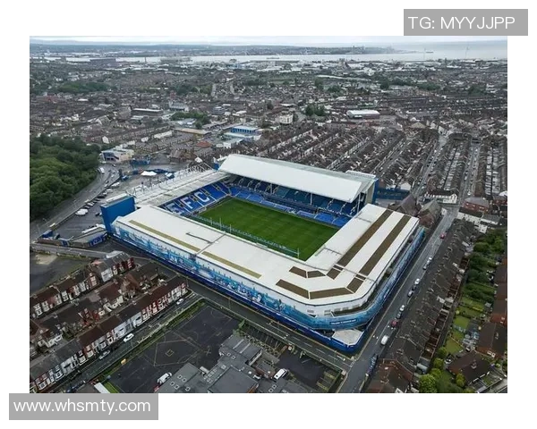 传奇足球巨星退役之际的最后合照见证荣耀与告别的时刻 传奇足球巨星退役之际的最后合照见证荣耀与告别的时刻